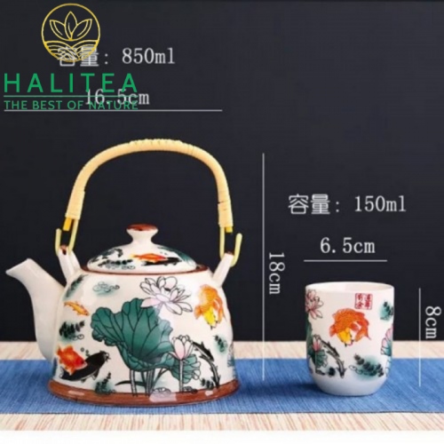 Bộ Ấm Trà Sứ Quai Xách Có Lưới Lọc Họa Tiết Sen Cá 900ml