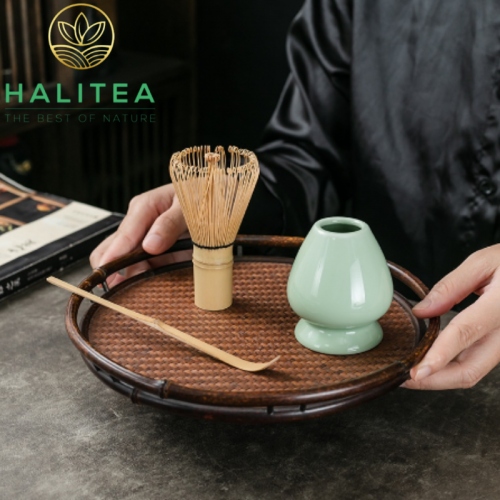 Đế Sứ Gác Chổi Đánh Trà Matcha