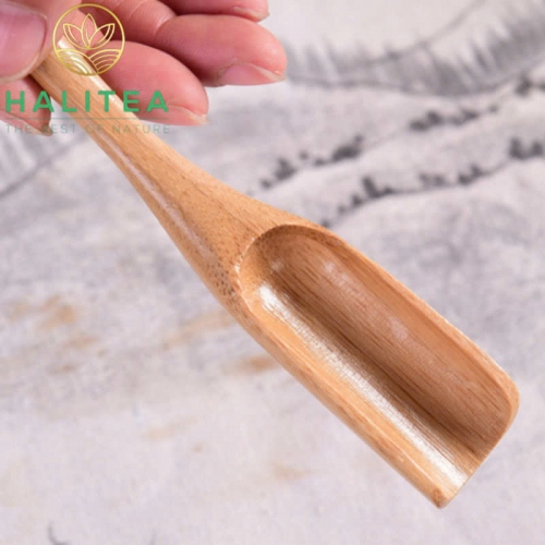 Dụng Cụ Xúc Trà Bằng Tre Khắc Hoạ Tiết Trúc