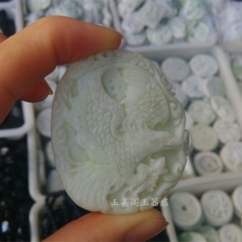 Mặt Dây Chuyền Đại Bàng Ngọc Lam Điền Đá Lantian Jade Tự Nhiên 42.50mm