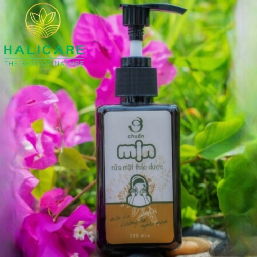 Sữa Rửa Mặt Thảo Dược Thiên Nhiên Mịn Chai 200ml