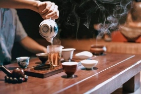 Chọn Chén Uống Trà – Bí Mật Ít Ai Nói Trong Nghệ Thuật Thưởng Trà