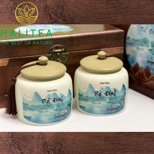 Trà Đinh Đặc Cấp Tân Cương Thái Nguyên – Hộp Gỗ Hũ Sứ Cao Cấp HALITEA 300g