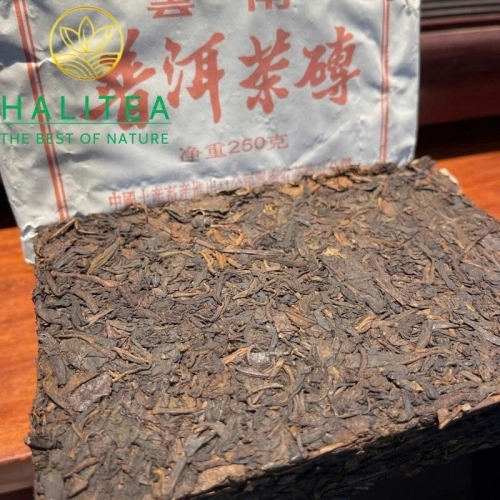 Trà Phổ Nhĩ Chín Đại Ích (Dayi – 7581) 2000 Dòng Cổ Điển – Gạch 250g
