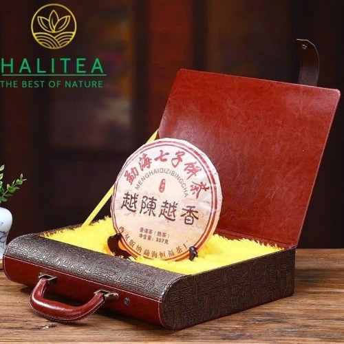 Trà Phổ Nhĩ Chín Lão Ban Chương Vân Nam Hộp Da Vali Cao Cấp Bánh 357gr