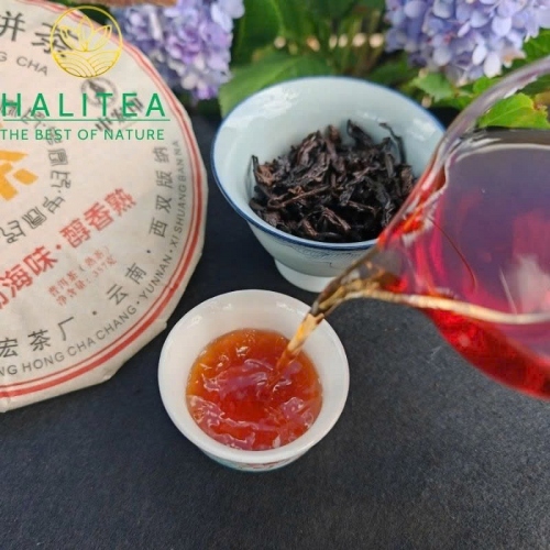 Trà Phổ Nhĩ Chín Mãnh Hải Trung Hoành Ấn Vàng – Bánh 357g