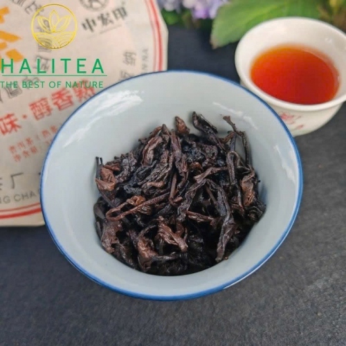 Trà Phổ Nhĩ Chín Mãnh Hải Trung Hoành Ấn Vàng – Bánh 357g