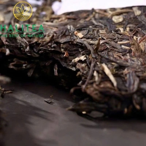 Trà Phổ Nhĩ Sống Đại Ích TAETEA 2013 Số Hiệu 8582 - Bánh 357g
