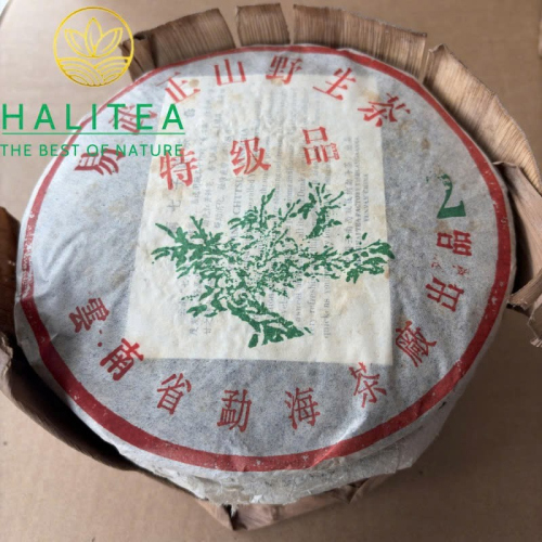 Trà Phổ Nhĩ Sống Dịch Vũ Chính Sơn 2003 – Lục Đại Thụ Đại 2 Đặc Cấp 357gr