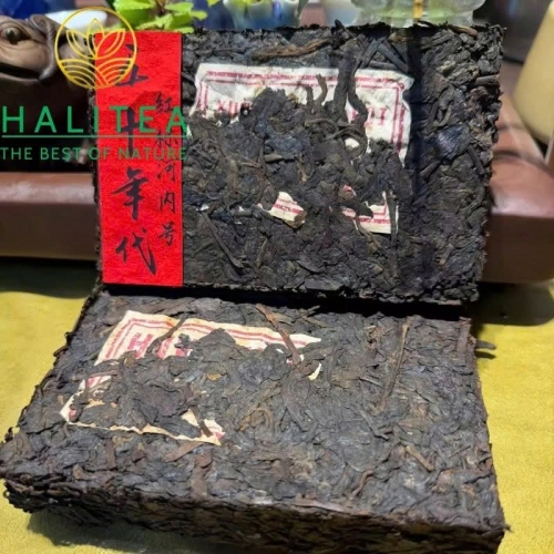 Trà Phổ Nhĩ Sống Hà Nội Hào (He Nei Hao) 1950s Nhãn Đỏ – Gạch 250g