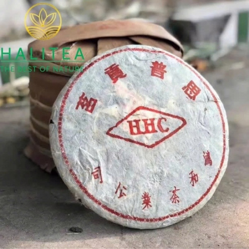 Trà Phổ Nhĩ Sống HHC (Hong He Gong She) 2002 Hồng Hòa Công Xã - Bánh 357g
