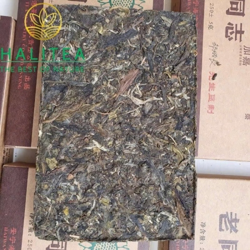 Trà Phổ Nhĩ Sống (Lao Tong Zhi) Lão Đồng Chí Gia Gia 2006 – Gạch 250g