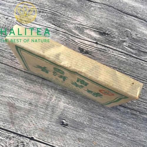 Trà Phổ Nhĩ Sống Trung Trà (Zhongcha) Lục Ấn 2002 – Gạch 250g