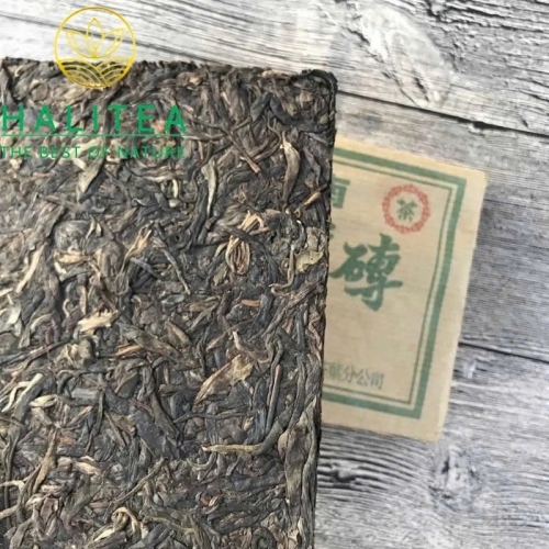 Trà Phổ Nhĩ Sống Trung Trà (Zhongcha) Lục Ấn 2002 – Gạch 250g